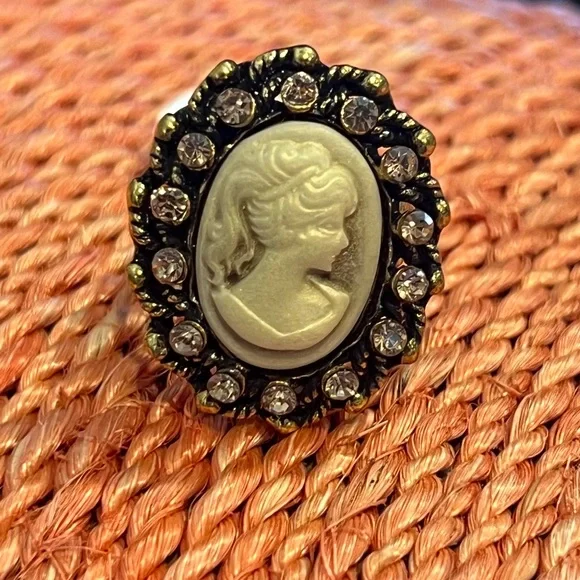 Elegant Cameo Cocktail Ring with Crystal Accents
Measures at a US size 6-3/4 - Picture 3 of 11